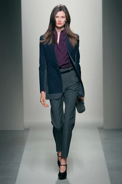 Look 19
